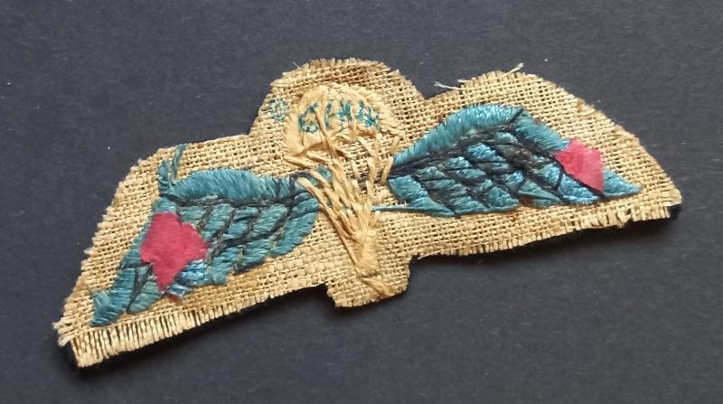 A very attractive - and not so aften seen variation - typical British made parachute qualification wing — image 2