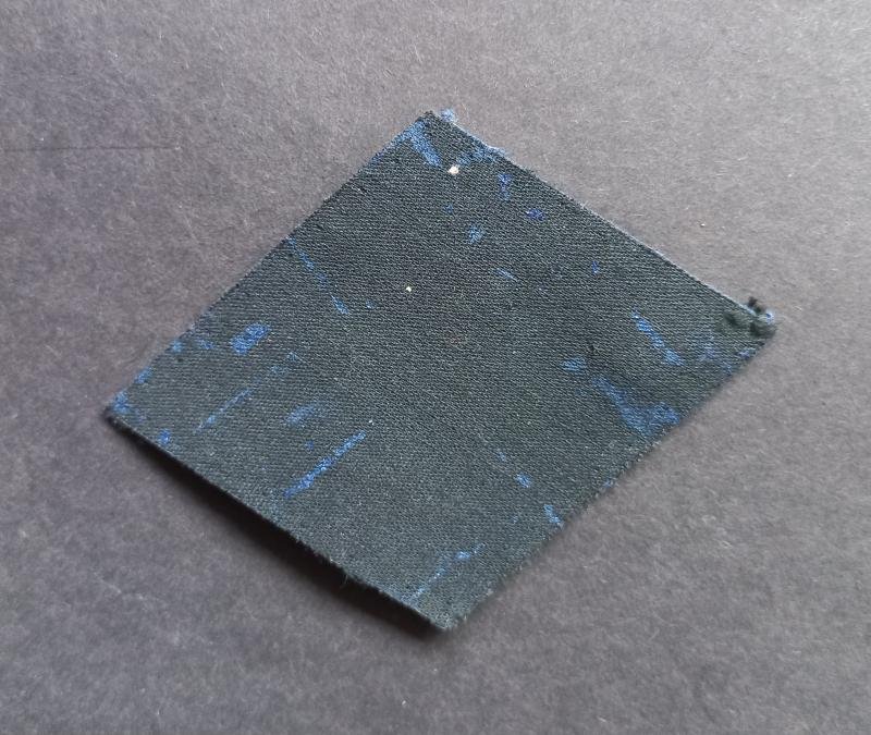 A superb (British made by Calico Printers) Canadian 2nd Corps formation patch — image 2