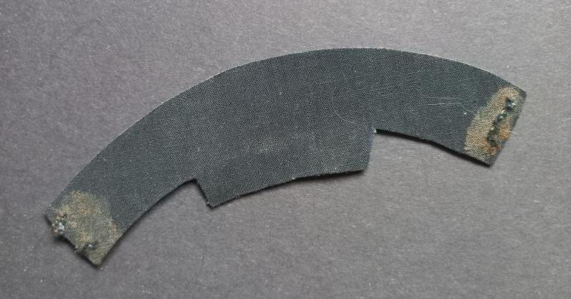 A attractive (Calico printers made) Fort Garry Horse printed shoulder title — image 2