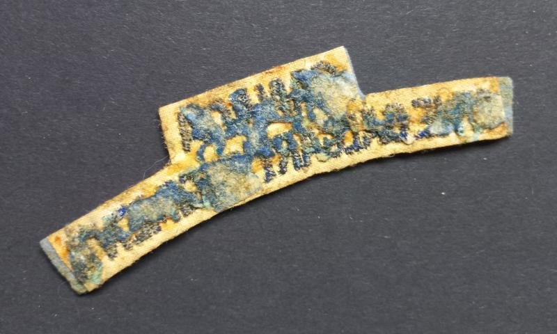 A attractive - British made - Canadian The Calgary Regiment shoulder title — image 2