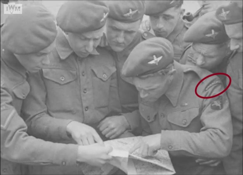 A superb - regrettably single - mid war period so called 'block type' lettering Parachute shoulder title — image 4