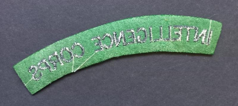 A attractive - albeit regrettably single - embroided Intelligence Corps shoulder title — image 2