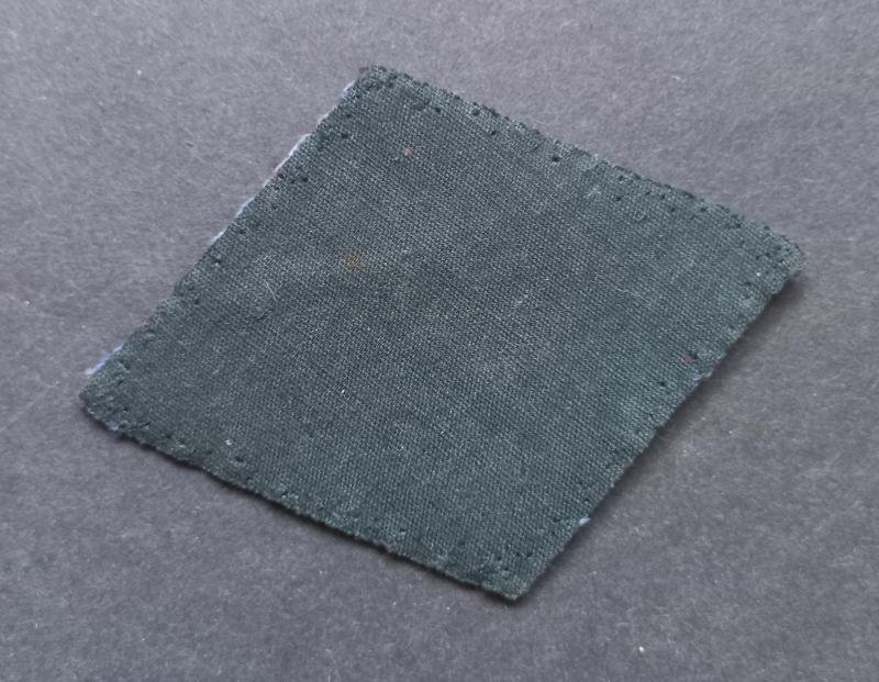 A superb (British made by Calico Printers) Canadian 2nd Corps formation patch — image 2