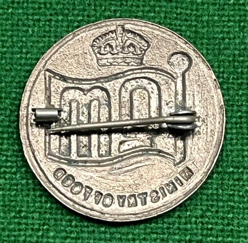Ministry of Food - Queen's Messenger lapel badge. — image 2