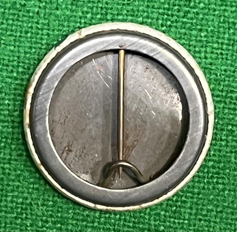 Leicester Spitfire Fund badge. — image 2