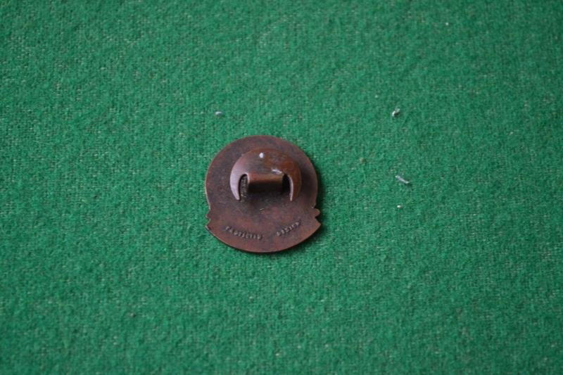 Hitler Hate Club Badge. — image 2