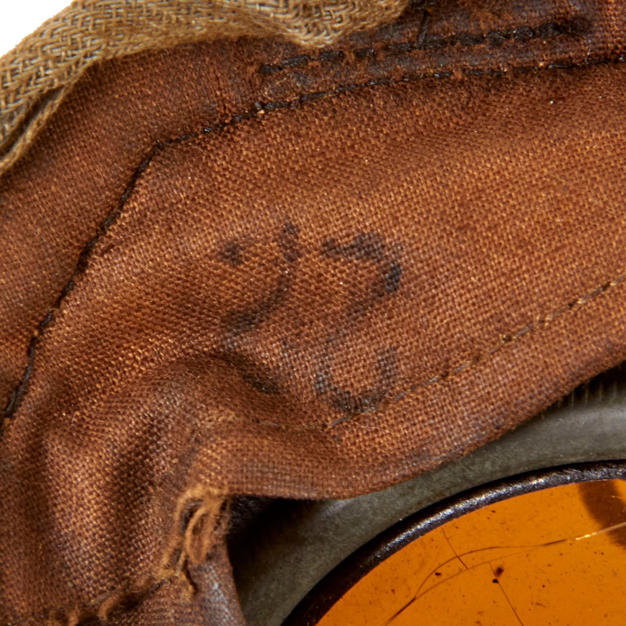 Original Imperial German WWI M1917 Ledermaske Gas Mask in Gummimaske Canister with Replica Carrying Strap — image 11