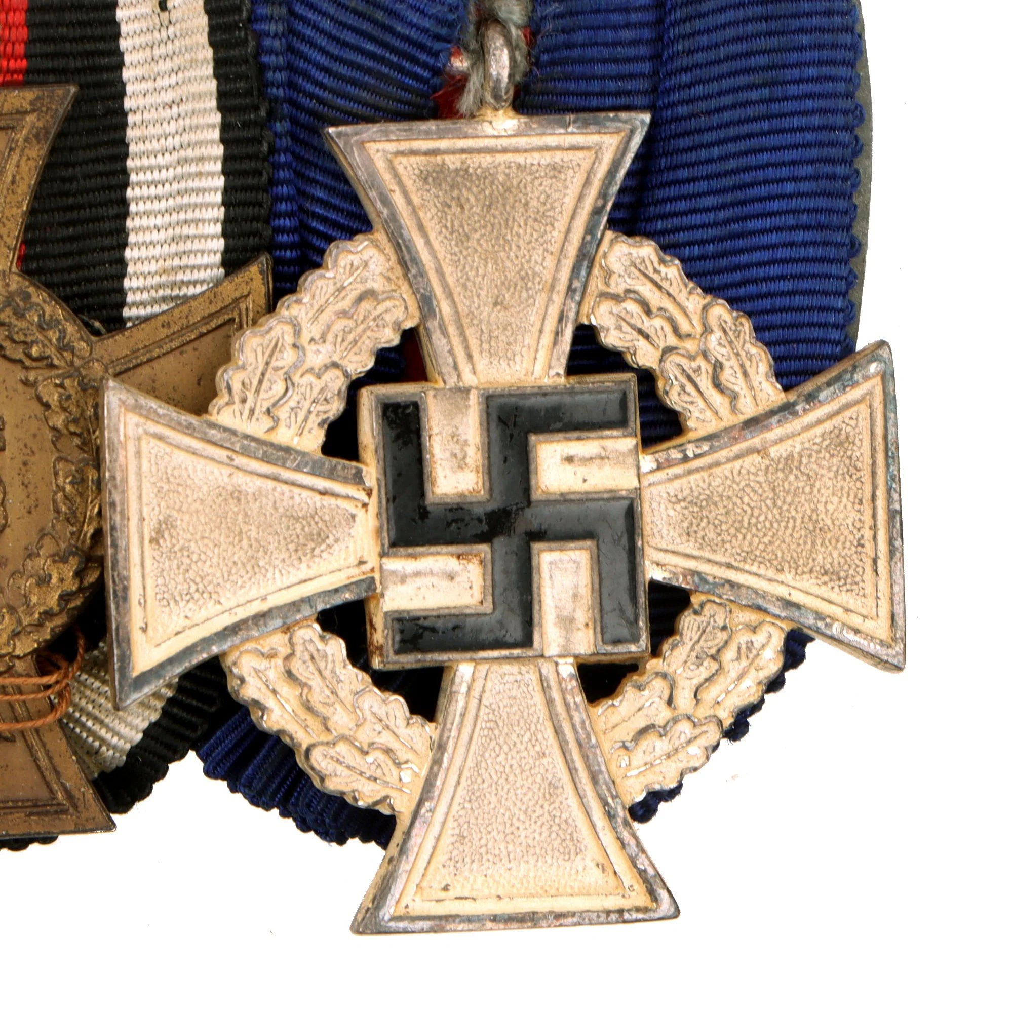 Original German WWI - WWII Medal Bar with City of Hamburg Hanseatic Cross, Hindenburg Cross & 40 Year Civil Service Medal - 3 Awards — image 2