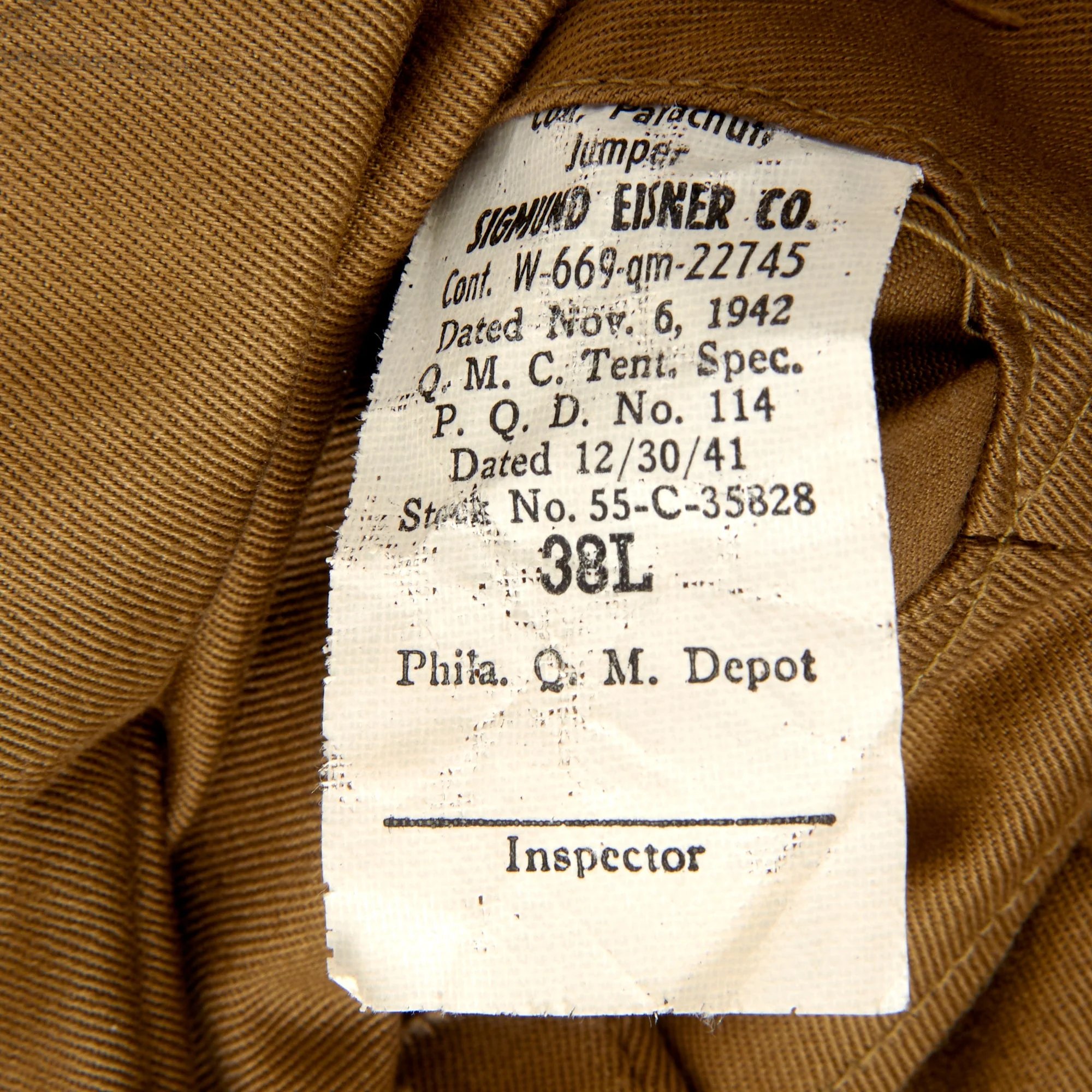 Original U.S. WWII Airborne M1942 Paratrooper Jump Jacket without Reinforcements with Quartermaster Contract Tag & Original Belt - Excellent — image 5