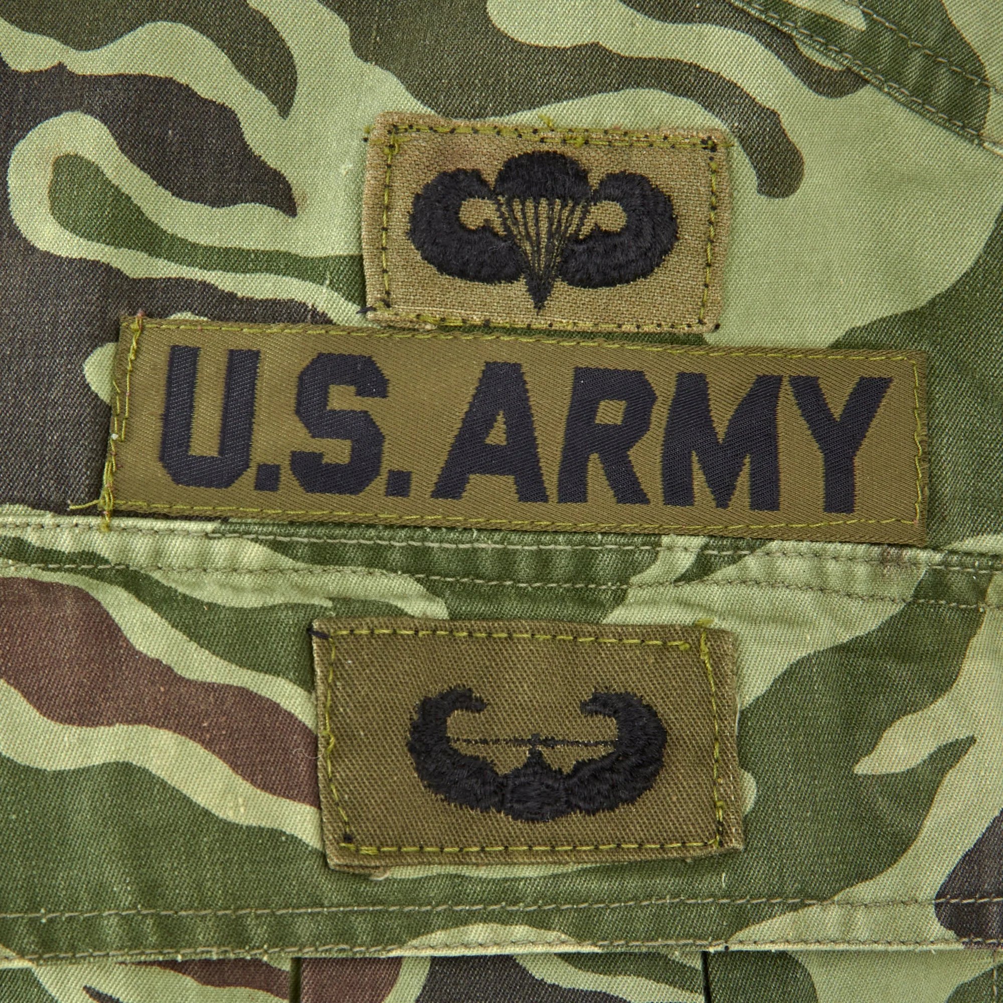Original U.S. Vietnam War Named Republic of Korea Special Forces American-Issued Camouflage Uniform Jacket - Arthur Claude Irelan - Dated 1975 — image 4
