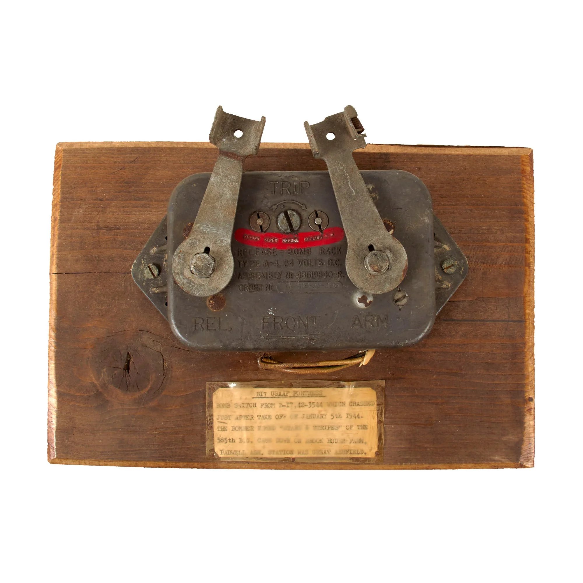 Original U.S. WWII B-17 42-3544 'Stars and Stripes' Recovered Bomb Switch on Period Mount with Provenance Note - Crashed January 5th, 1944 — image 2