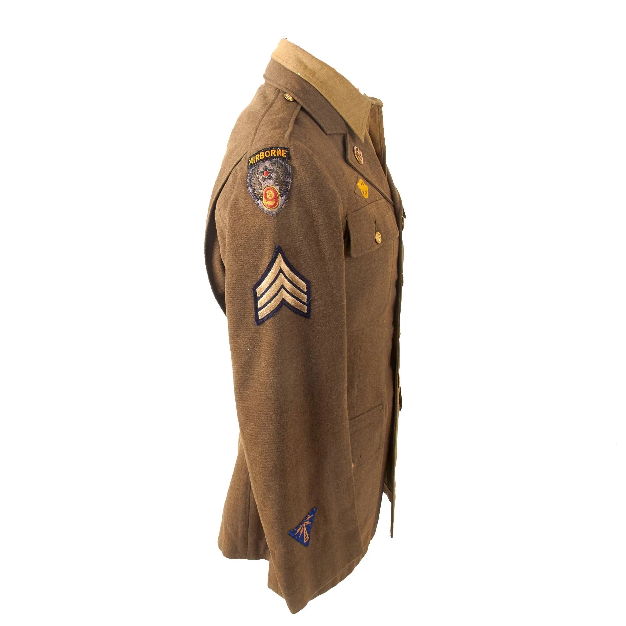 Original U.S. WWII 9th Air Force Airborne Troop Carrier Communications Specialist Uniform Jacket & Shirt with Aircrew Wings and Bullion Patch — image 12
