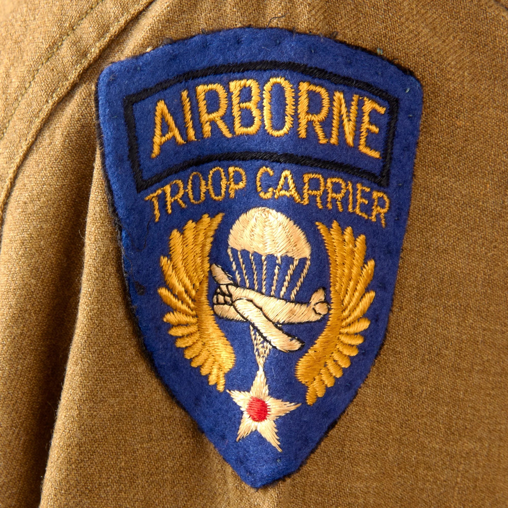 Original U.S. WWII 9th Air Force Airborne Troop Carrier Communications Specialist Uniform Jacket & Shirt with Aircrew Wings and Bullion Patch — image 18