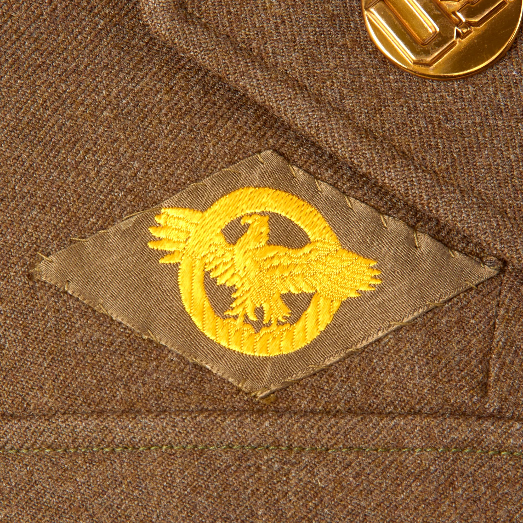 Original U.S. WWII 9th Air Force Airborne Troop Carrier Communications Specialist Uniform Jacket & Shirt with Aircrew Wings and Bullion Patch — image 4
