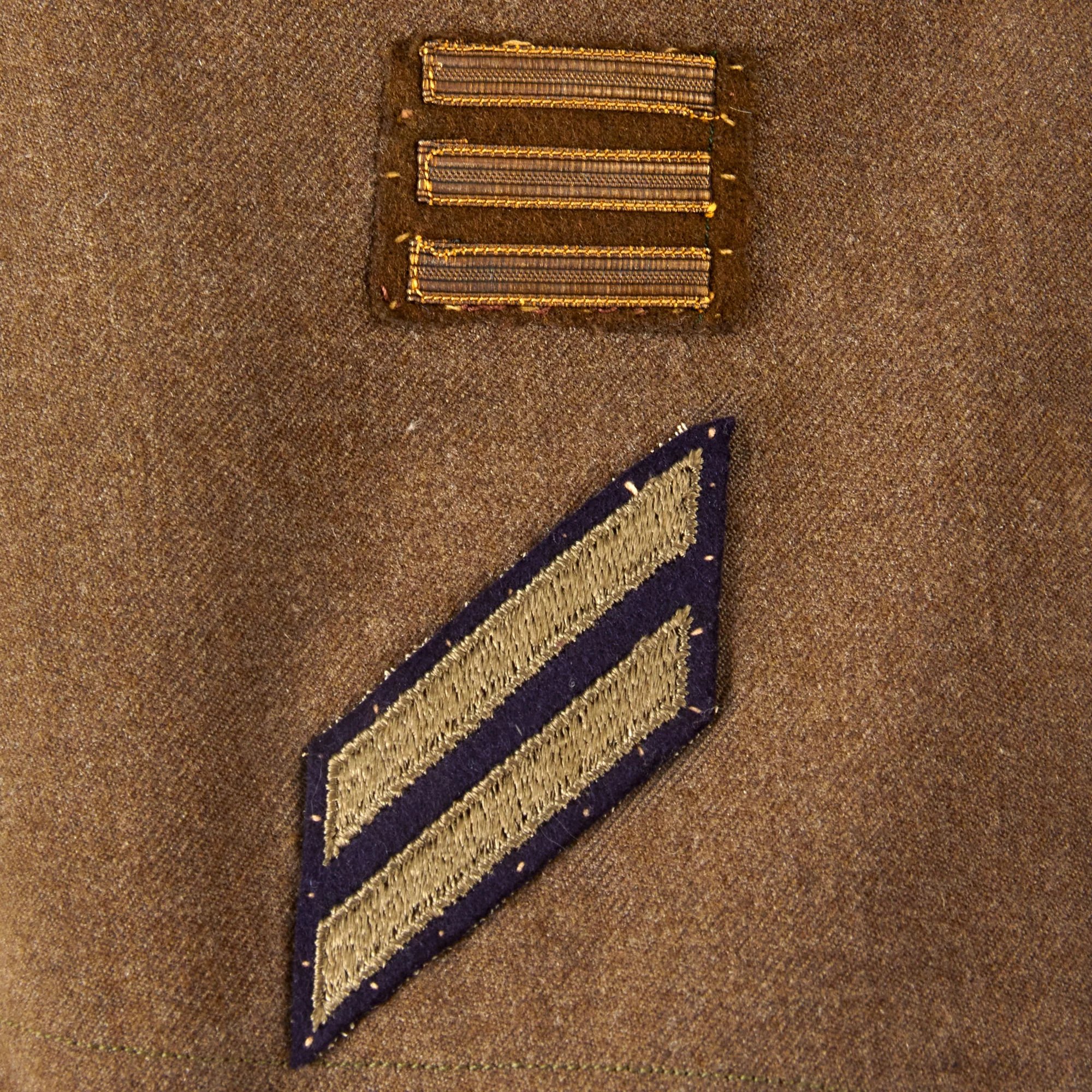 Original U.S. WWII 9th Air Force Airborne Troop Carrier Communications Specialist Uniform Jacket & Shirt with Aircrew Wings and Bullion Patch — image 9