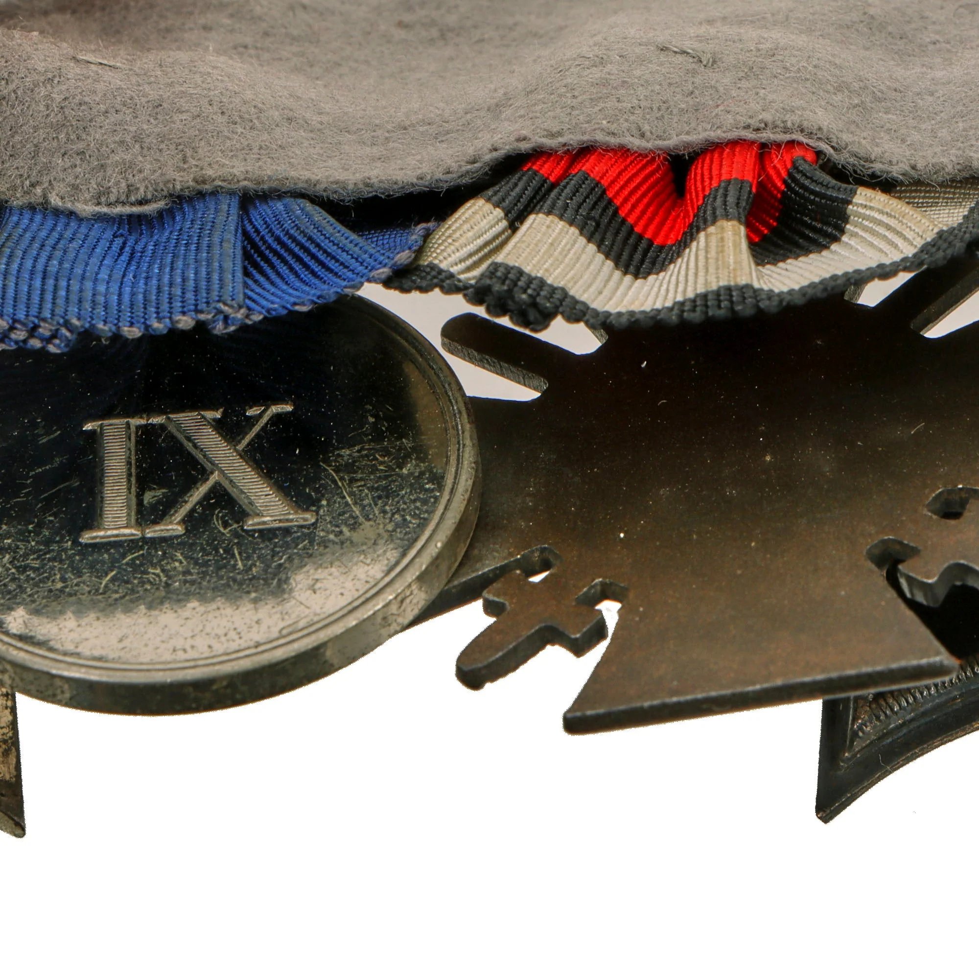 Original German WWI & WWII Medal Bar Featuring Iron Cross 1914 2nd Class & 18 Year Police Service Medal - 4 Total Medals — image 8