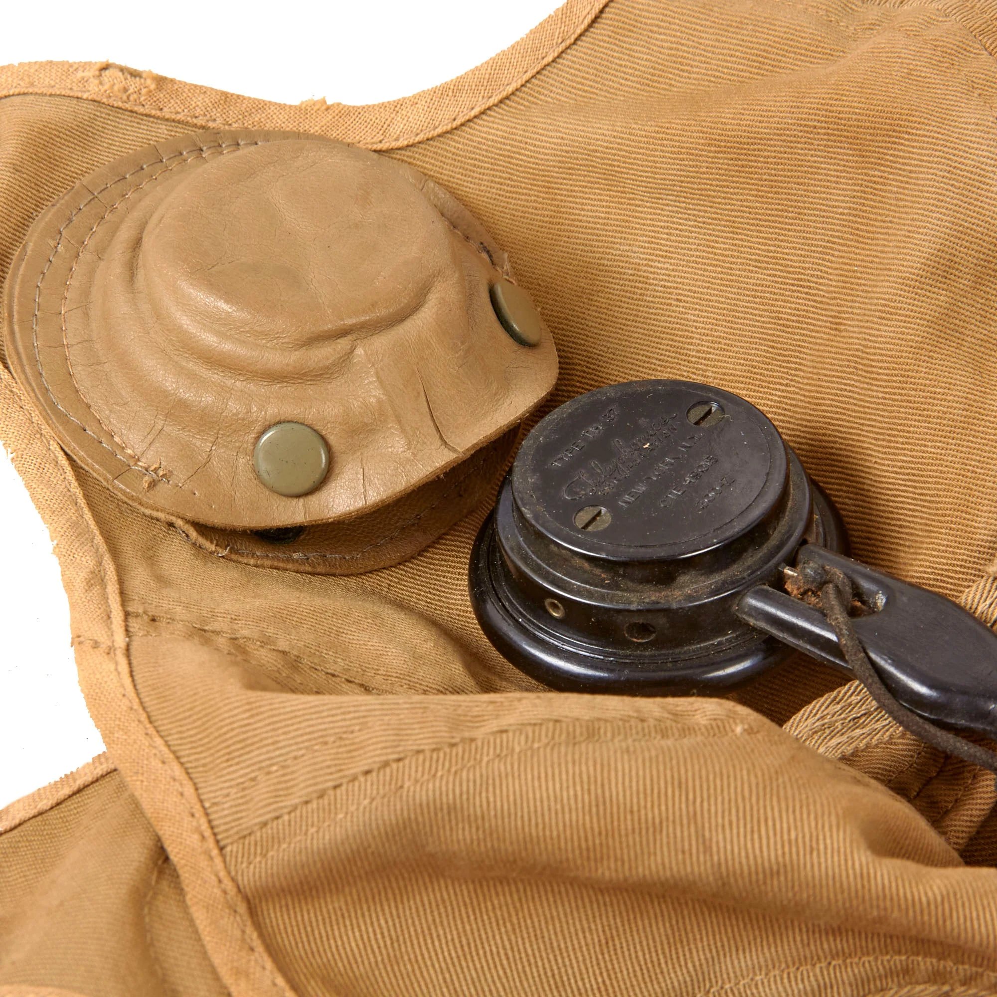 Original U.S. WWII USN / USMC NAF 1092S Cloth Flight Helmet by Beck with TH-37 Earphones and AN-6530 Goggles — image 5