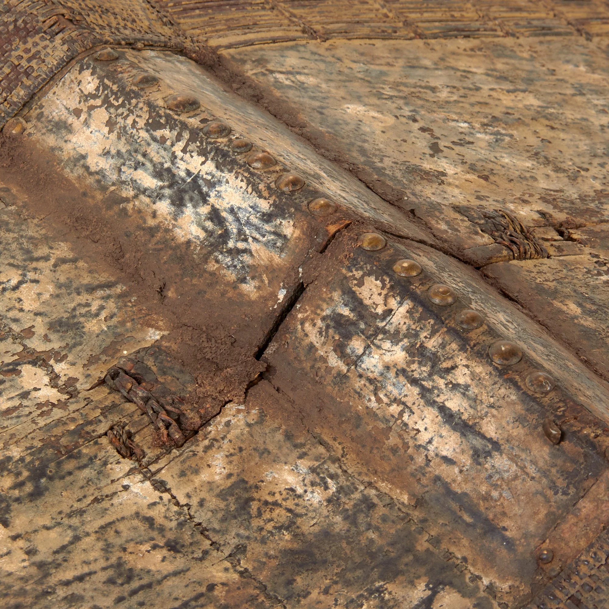 Original Belgian Congo Late 19th Century Wide Woven Fiber Shield - 24 ½ x 41' — image 5