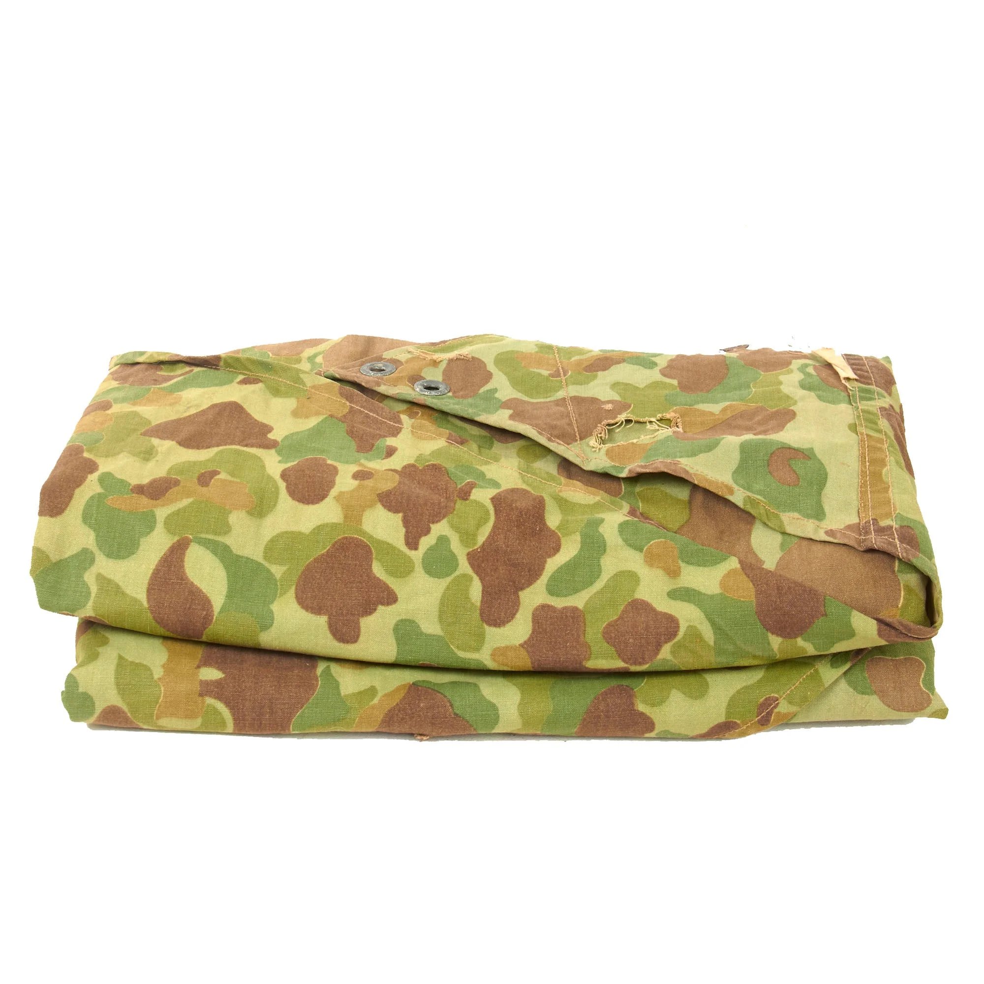 Original U.S. WWII USMC 1944-Dated 'Frogskin' Shelter Half Poncho by Powers & Co with Collapsible Tent Pole & Pegs - Reversible Camouflage — image 10