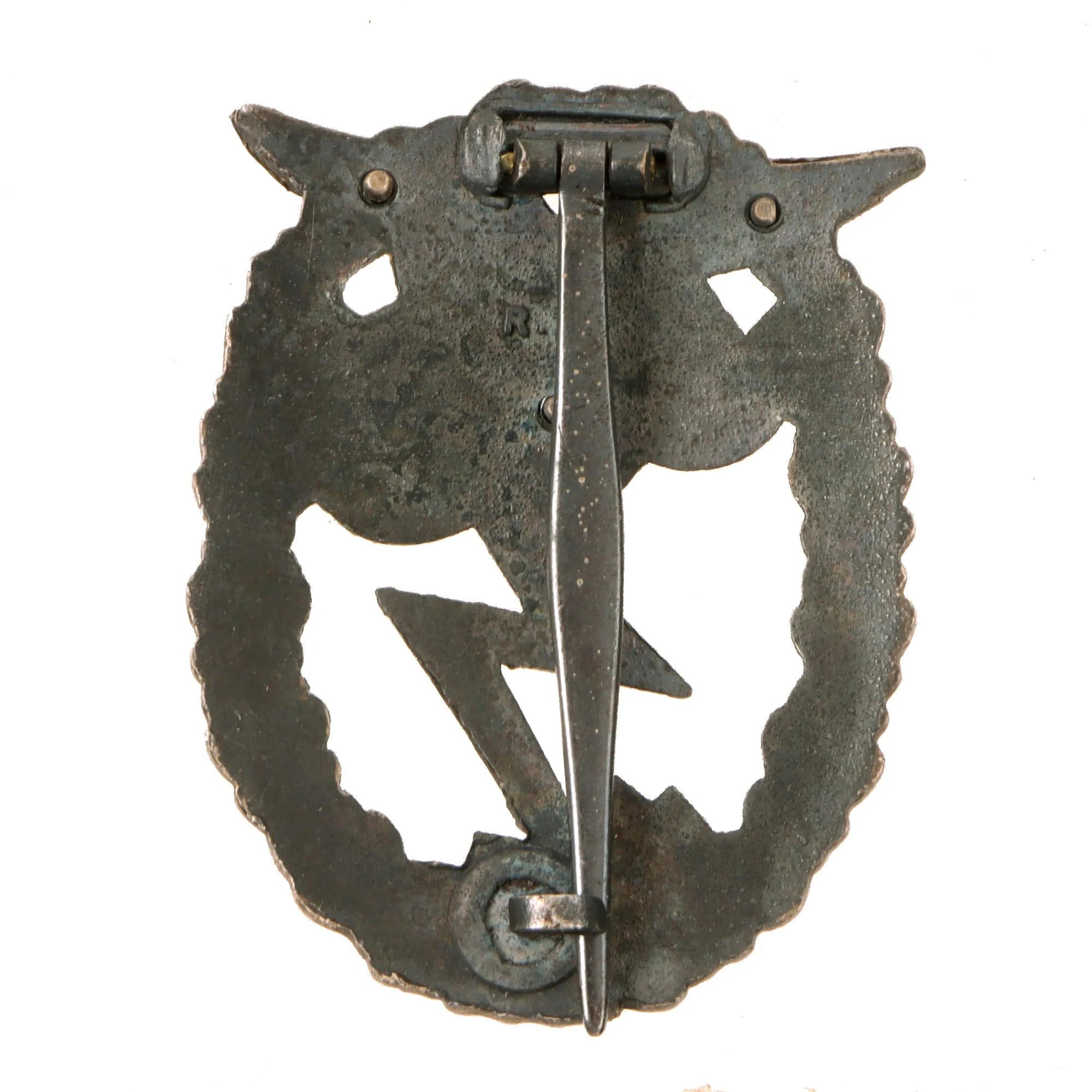 Original German WWII Luftwaffe Ground Assault Badge by Rudolf Karneth in Box - Erdkampfabzeichen der Luftwaffe — image 4