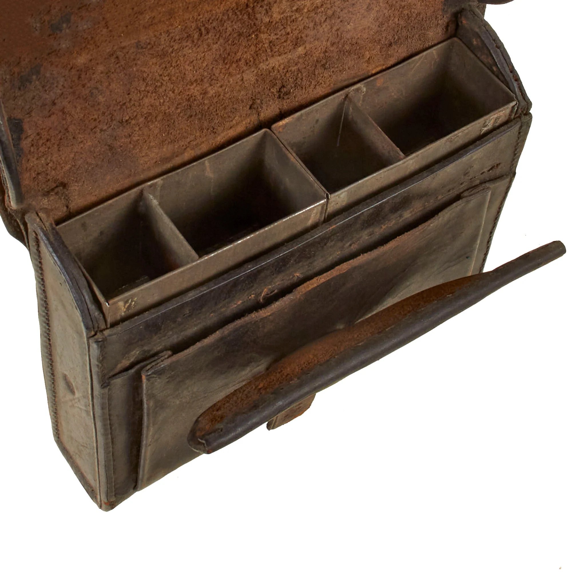 Original U.S. Civil War Model 1861 Cartridge Box with Original Tins and Note Attributing Box to Robert Miller of St. Louis - Died of Epidemic During War - Missing Box Plate — image 4