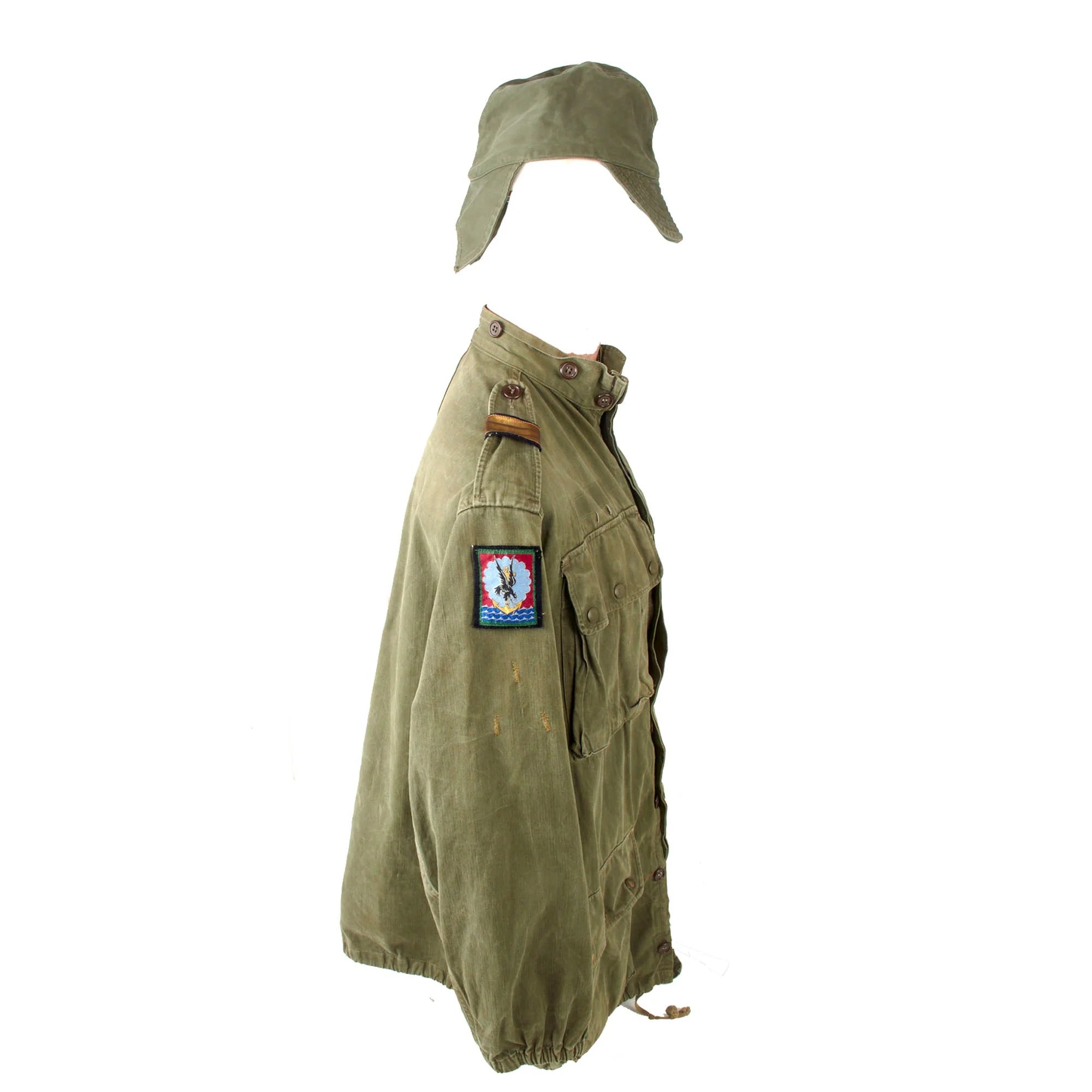 Original French First Indochina War Era TAP 47/56 Olive Drab Parachute Smock with Cap & 11th French Airborne Division Patch — image 6