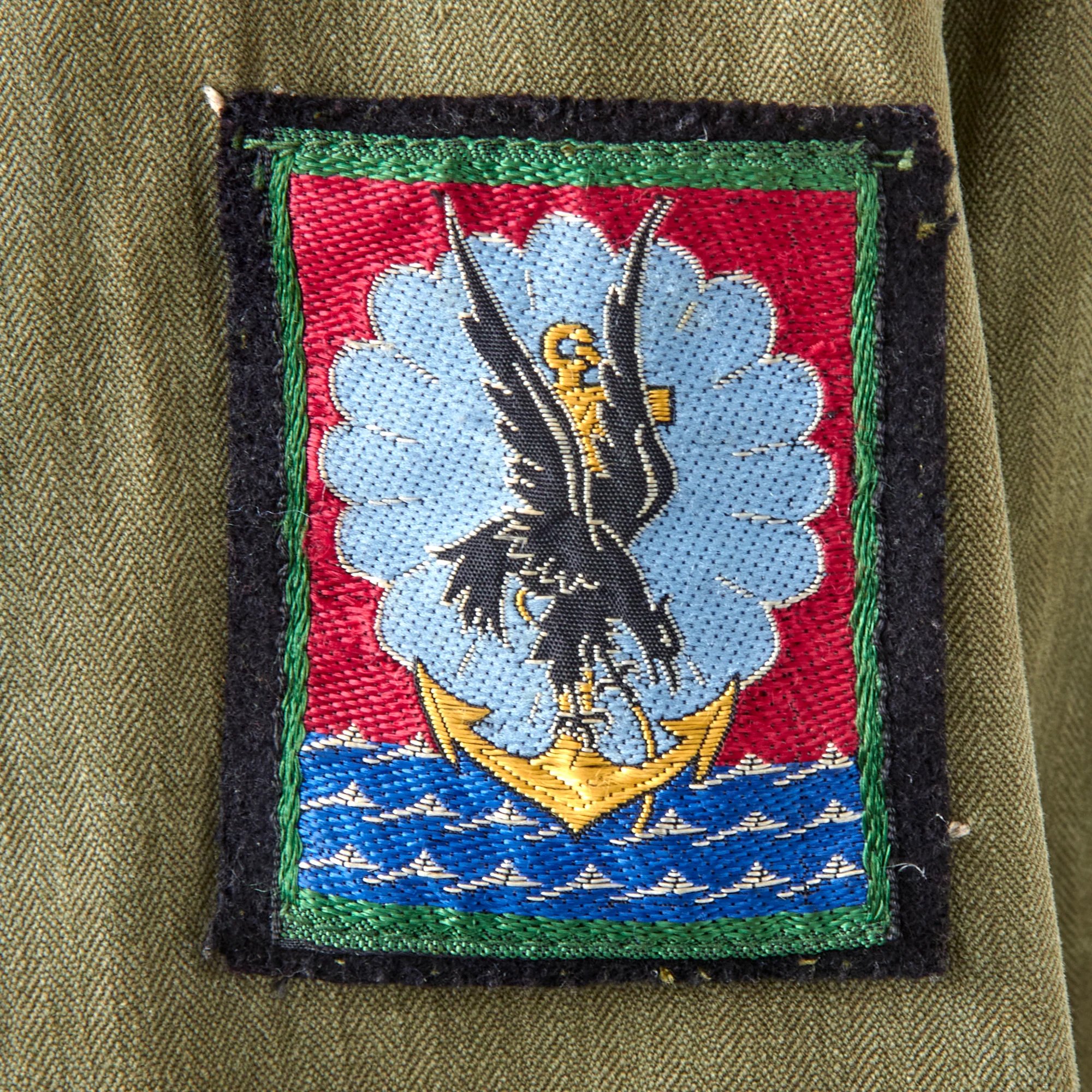 Original French First Indochina War Era TAP 47/56 Olive Drab Parachute Smock with Cap & 11th French Airborne Division Patch — image 7