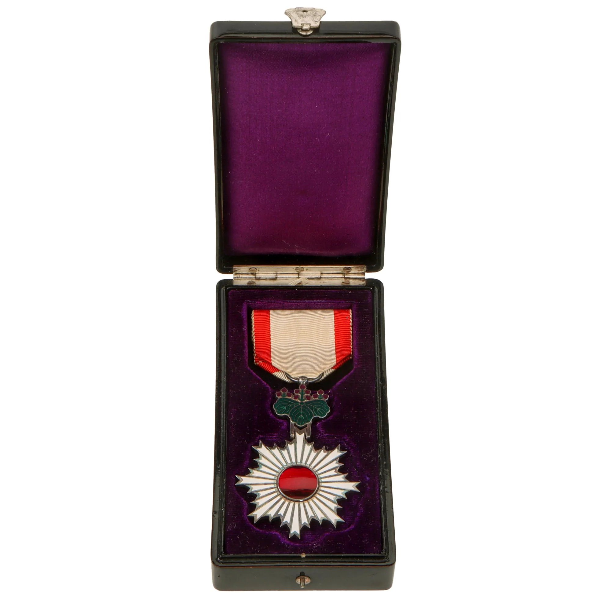 Original Imperial Japanese WWII Order of the Rising Sun, 6th Class Medal in Original Presentation Case — image 2