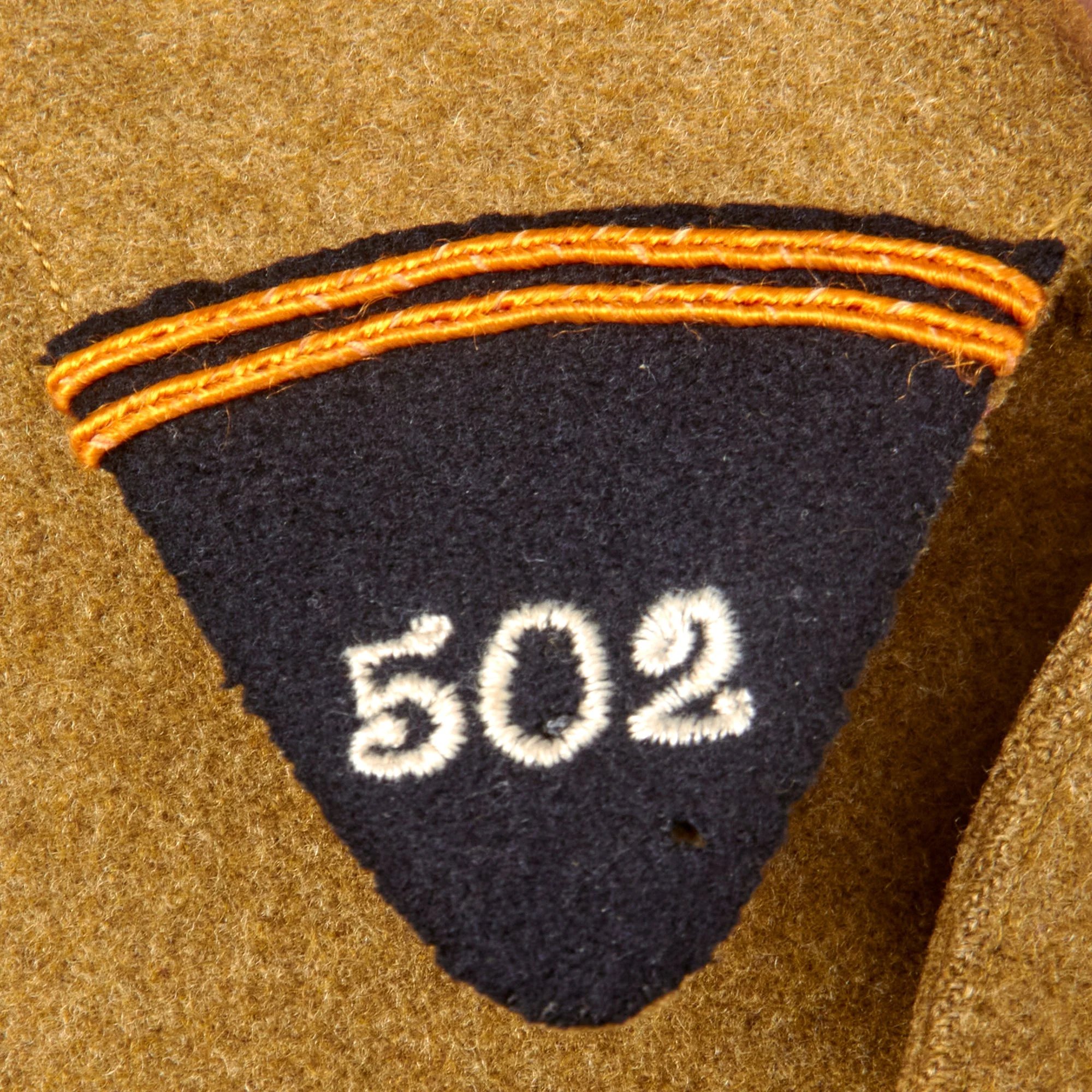 Original French WWII 502nd Tank Regiment Régiment de Chars de Combat Lieutenant Officer's Uniform Tunic with Ribbon Bar — image 3