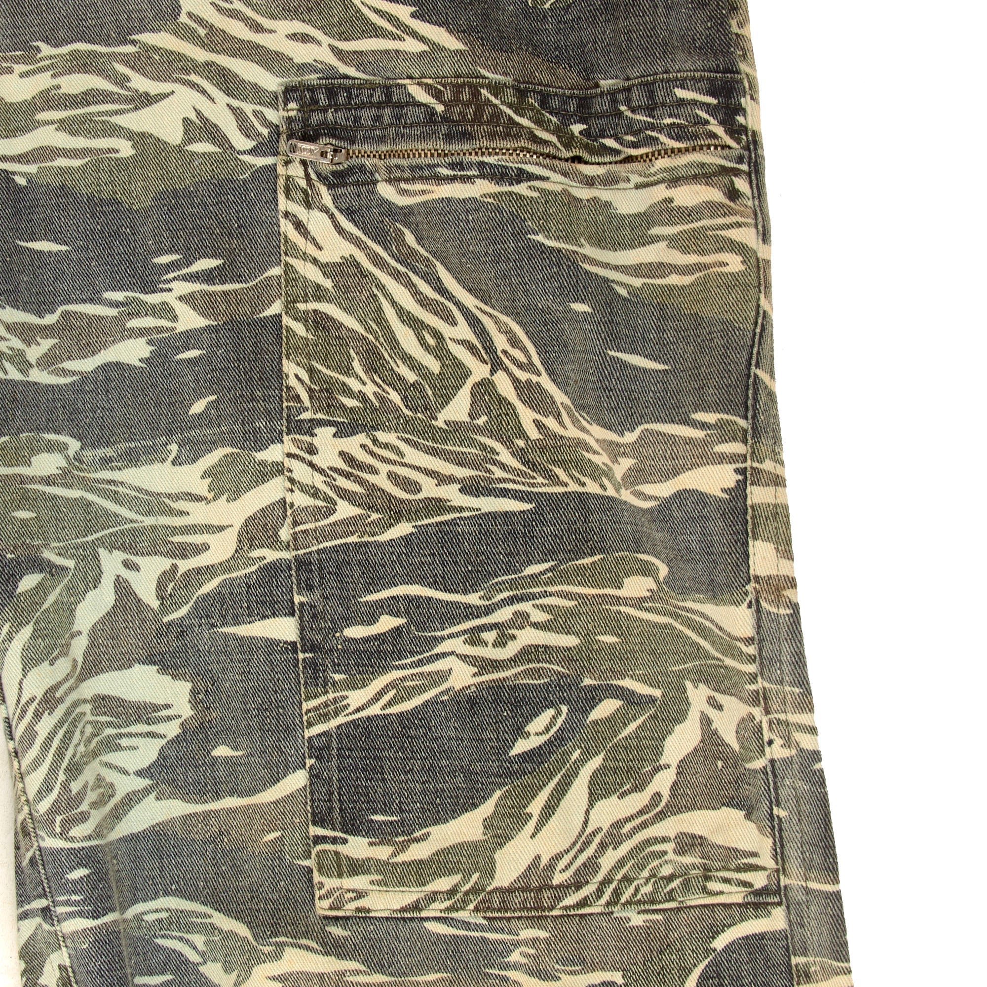 Original Rare Vietnam War Pilot's Japanese-Made Tigerstripe Flight Suit with Embroidered Pilot's Wings & Lieutenant Bars - Lt. Funt U.S.A.F. — image 10