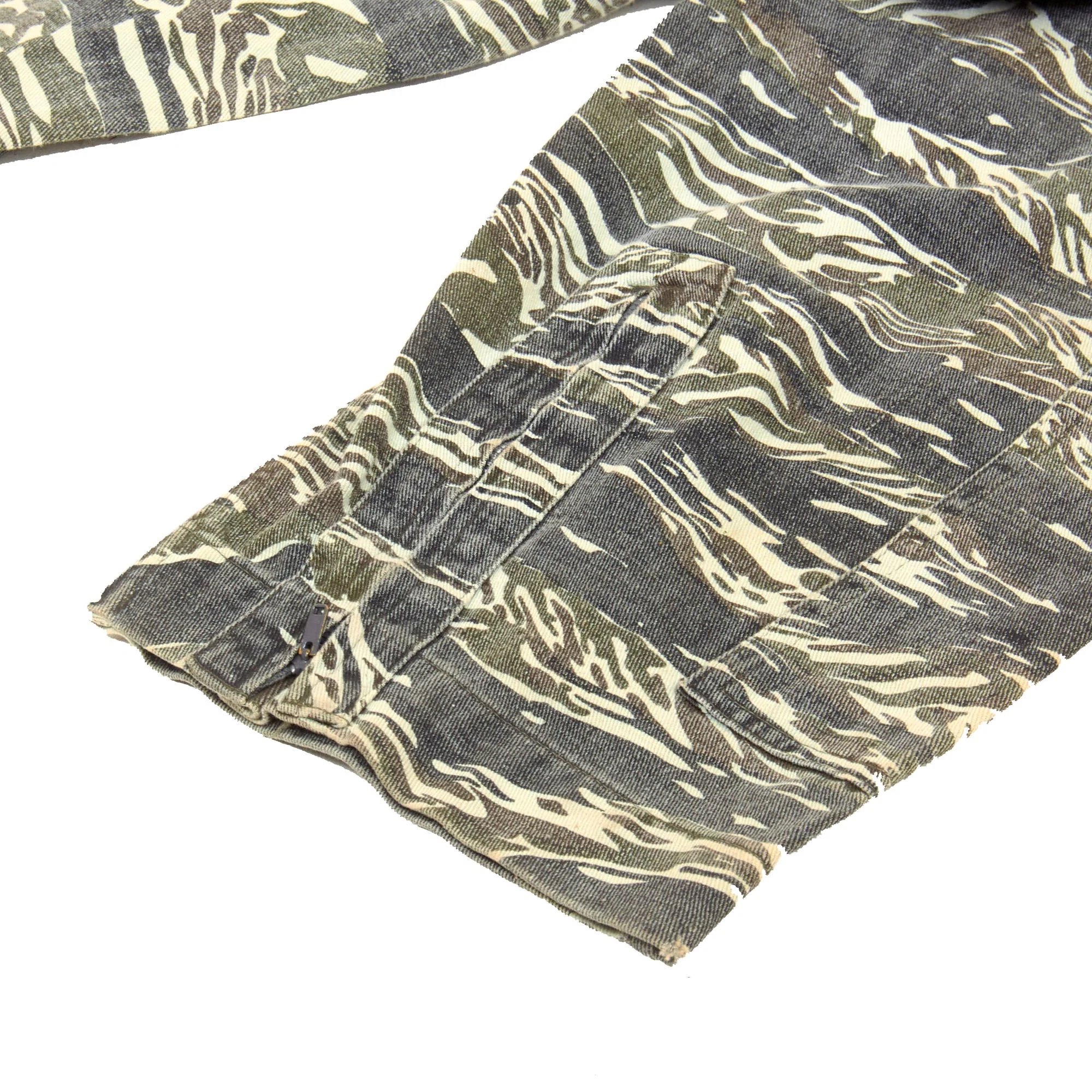 Original Rare Vietnam War Pilot's Japanese-Made Tigerstripe Flight Suit with Embroidered Pilot's Wings & Lieutenant Bars - Lt. Funt U.S.A.F. — image 9