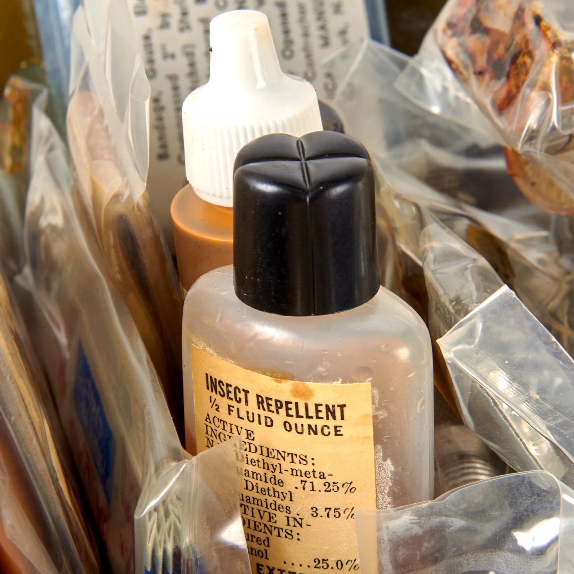 Original U.S. Vietnam War Special Forces Hot / Wet Individual Survival First Aid Kit in Original Belt Pouch — image 8