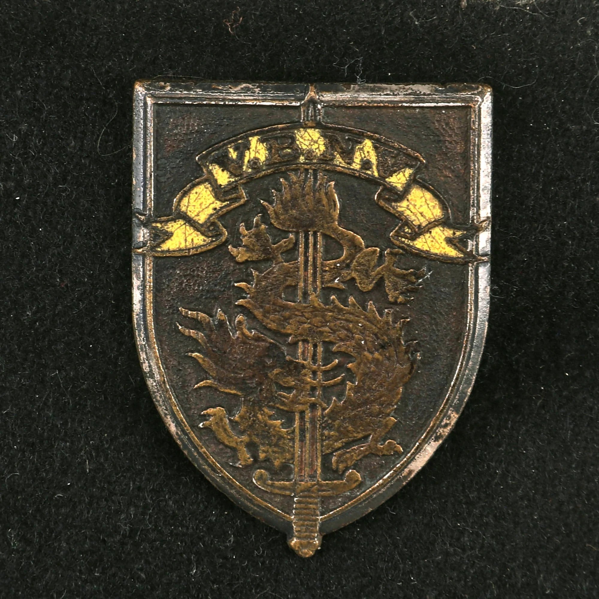 Original 1948 - 1954 South Vietnamese Nation Guard Black Beret with Badge and Foil Maker's Label — image 2