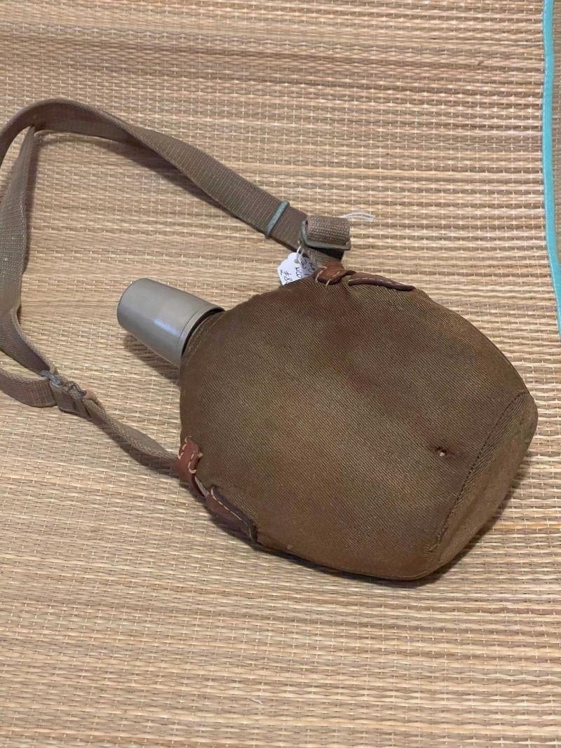 Water bottle — image 4