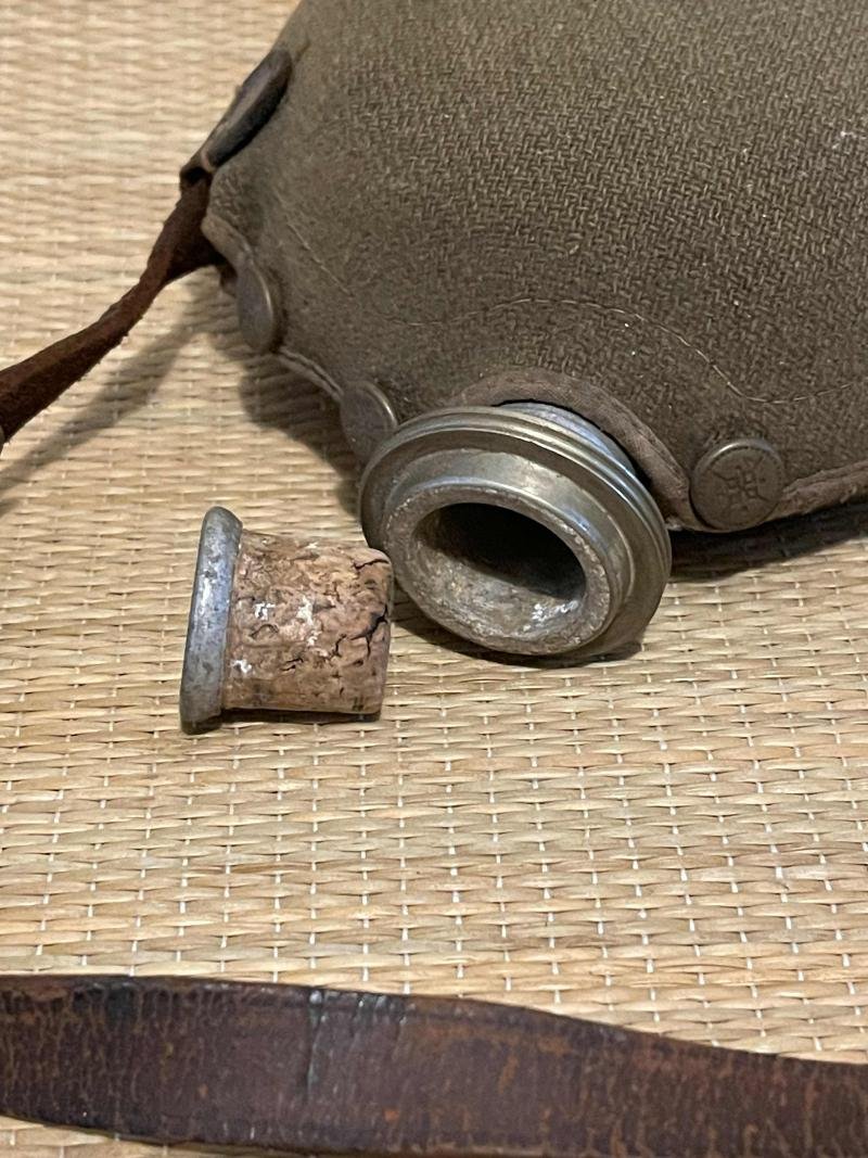 Water bottle — image 3