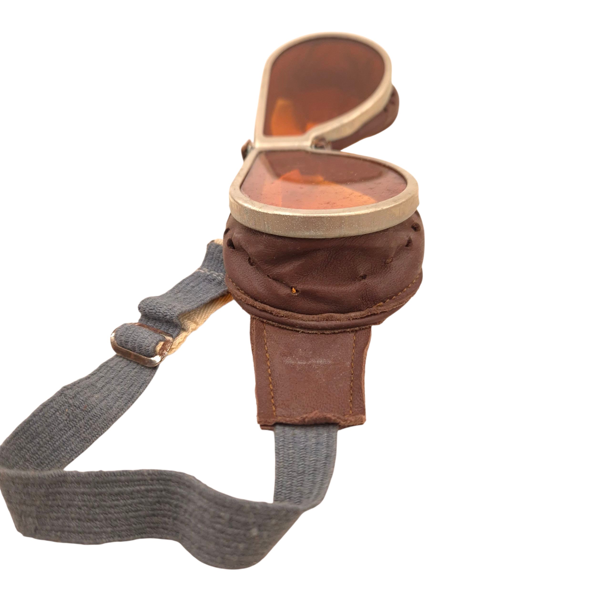 British Dispatch Rider's Goggles in metal box — image 3