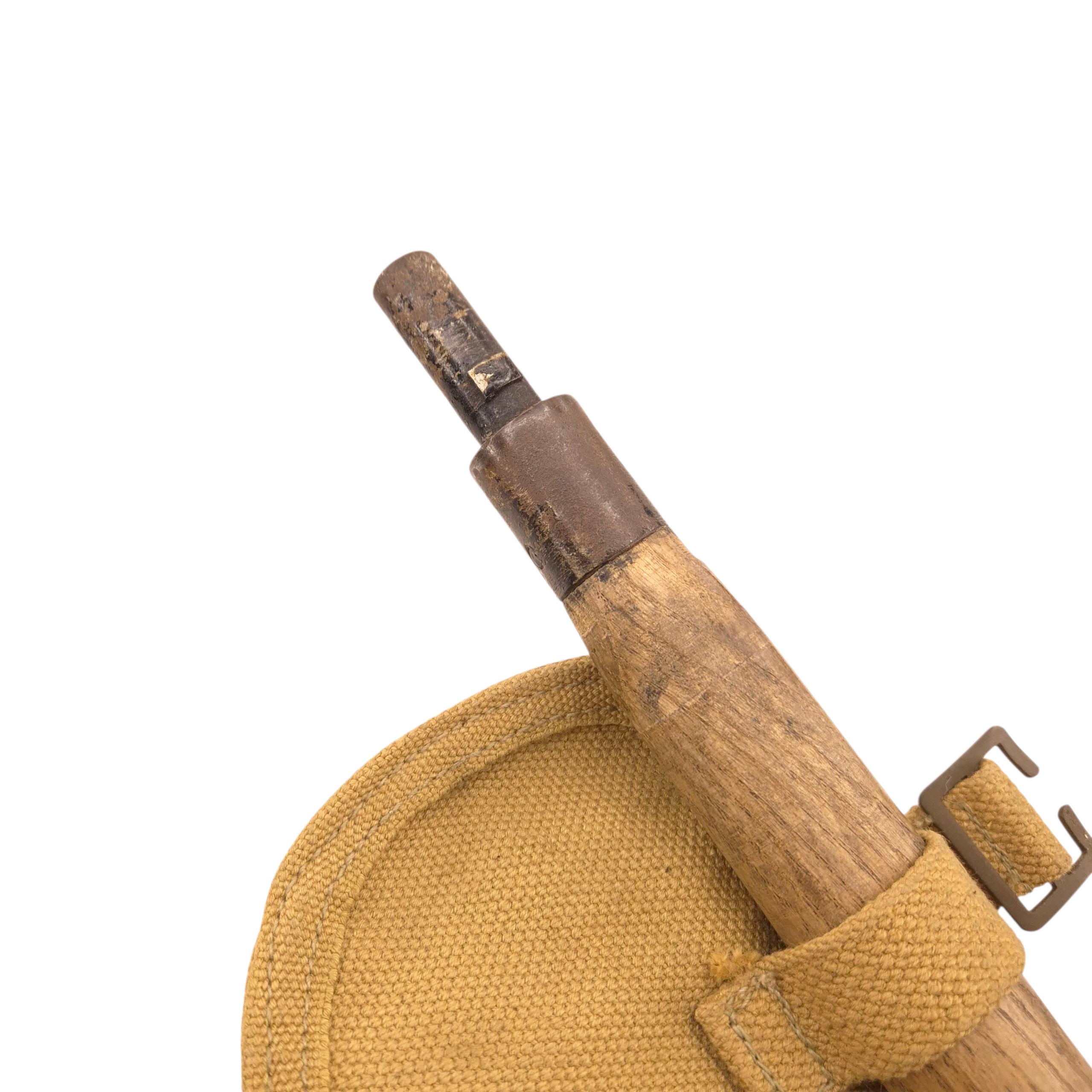 Canadian P37 Entrenchingtool Cover and Helve — image 3