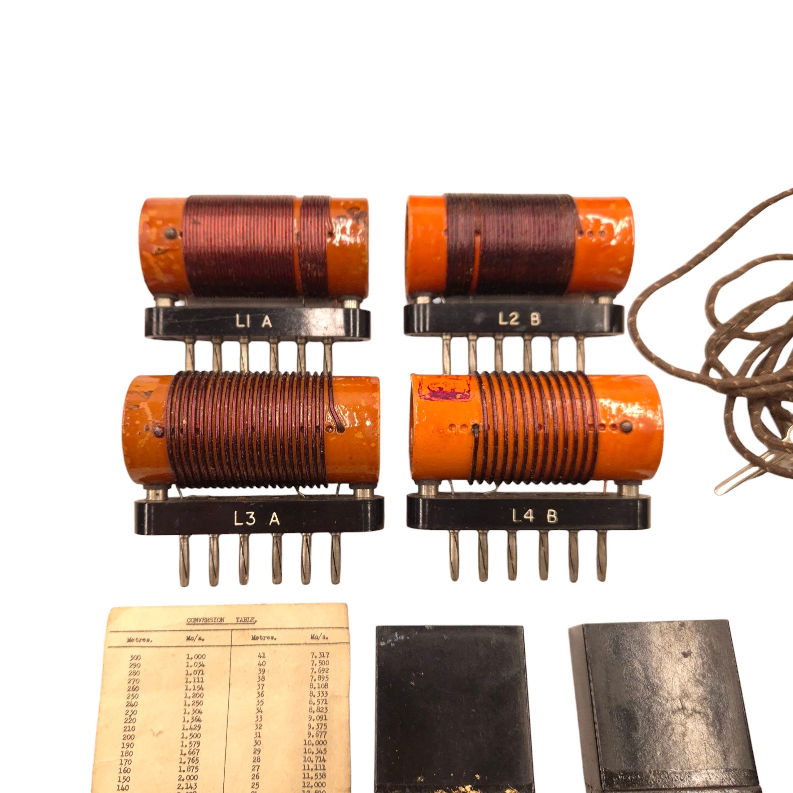 Type 3 MkII Clandestine Transceiver (B2) in Drop Containers — image 10