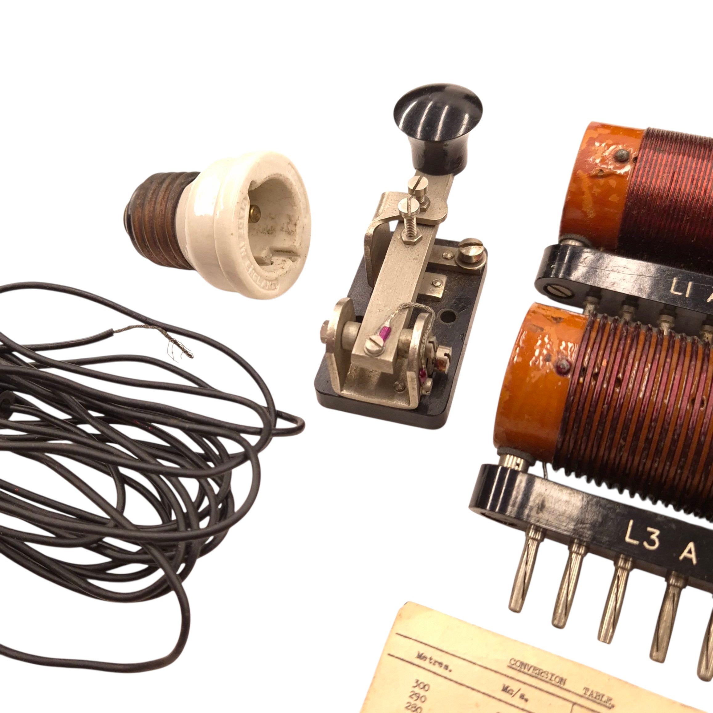 Type 3 MkII Clandestine Transceiver (B2) in Drop Containers — image 12