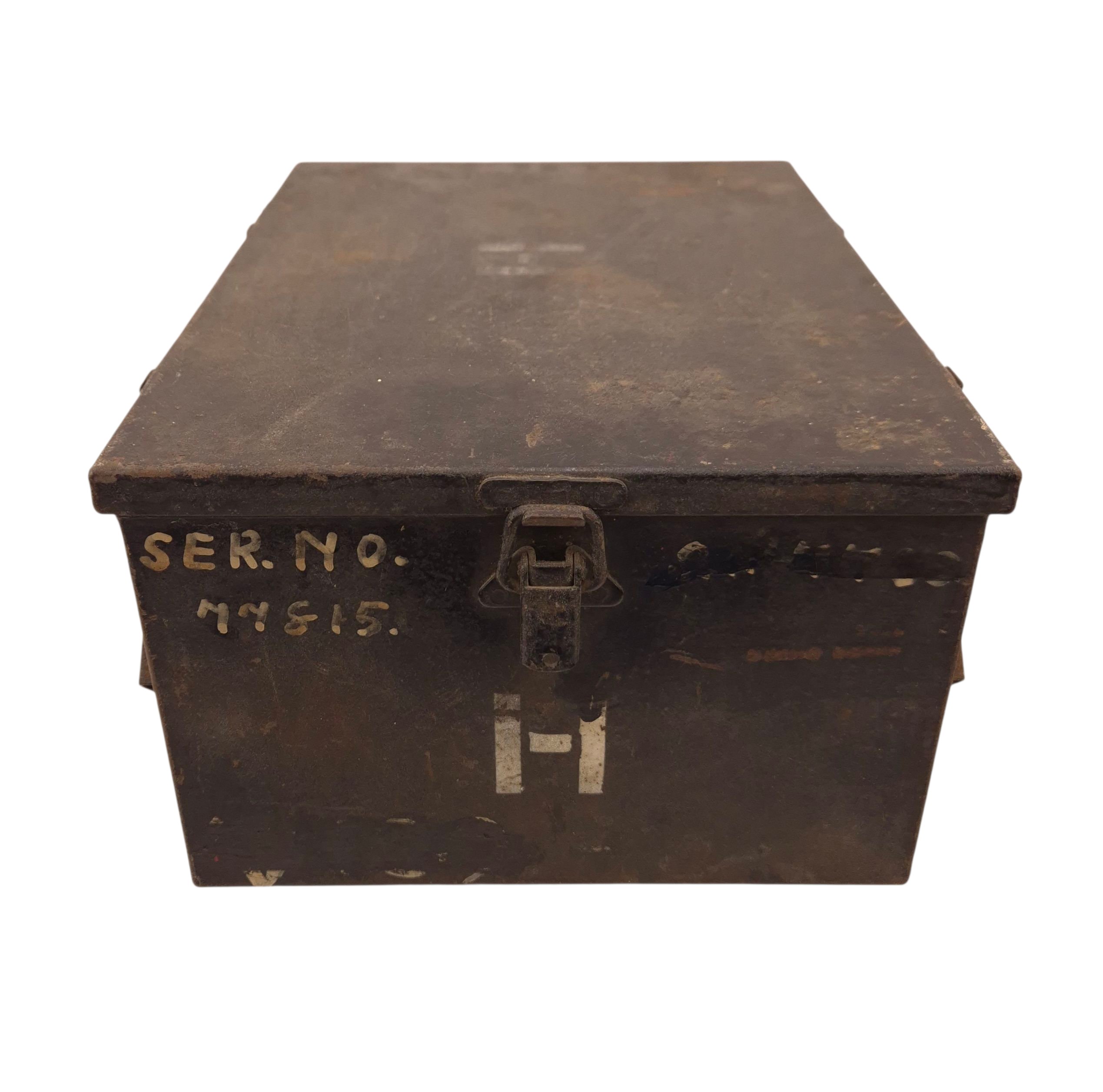 Type 3 MkII Clandestine Transceiver (B2) in Drop Containers — image 18