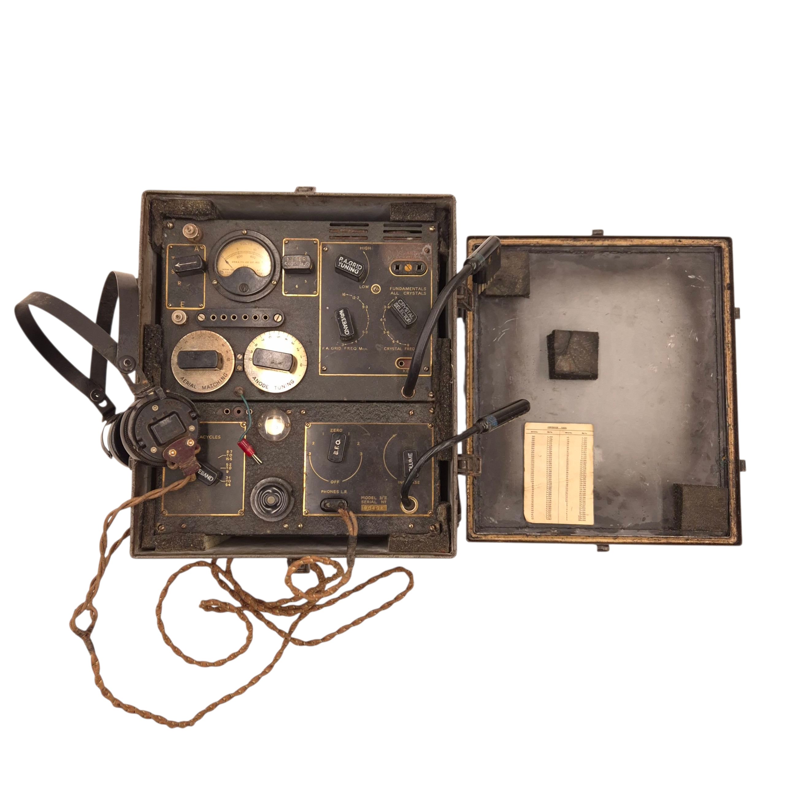 Type 3 MkII Clandestine Transceiver (B2) in Drop Containers — image 2