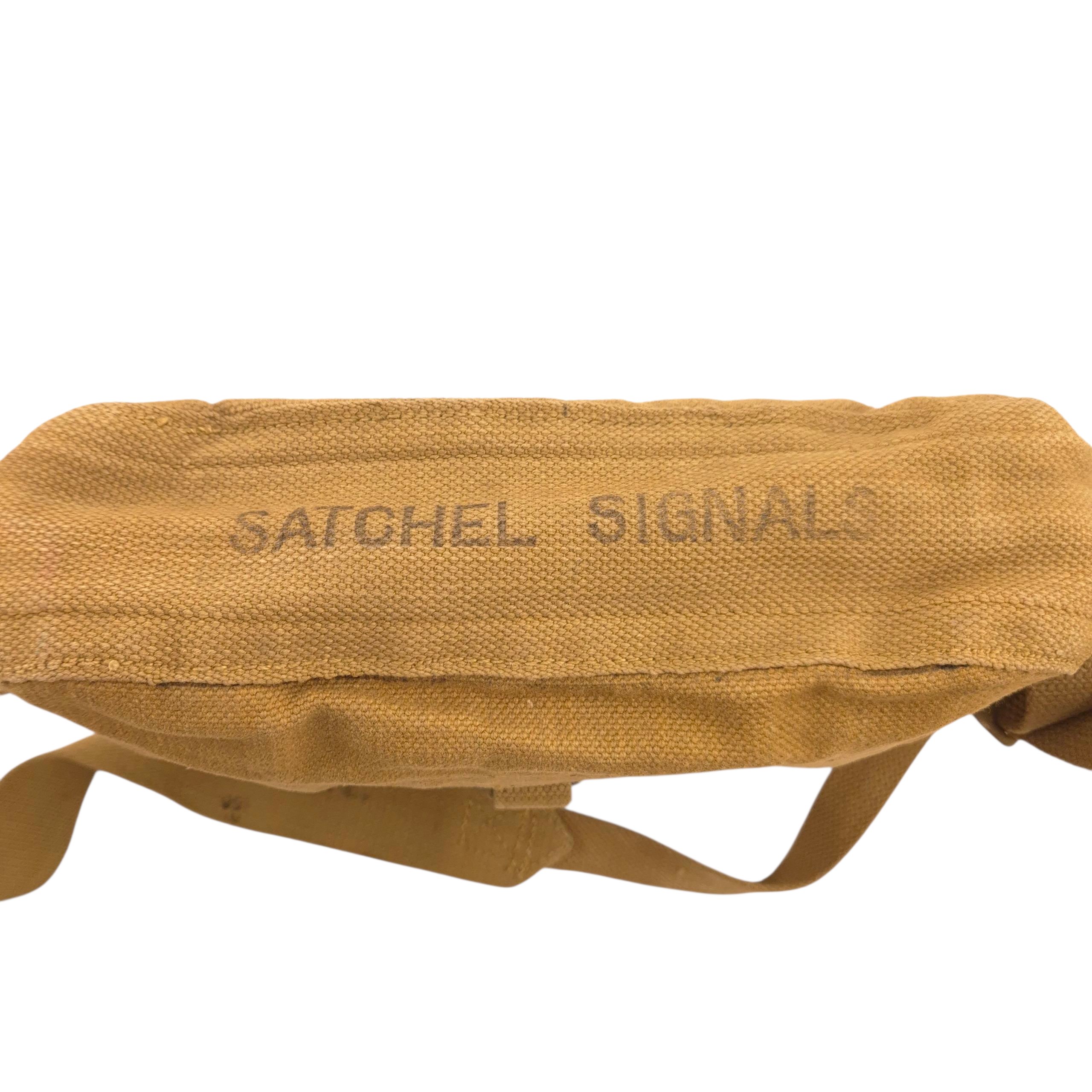 British 'Satchel Signals' bag with carrying strap – 1942 — image 4