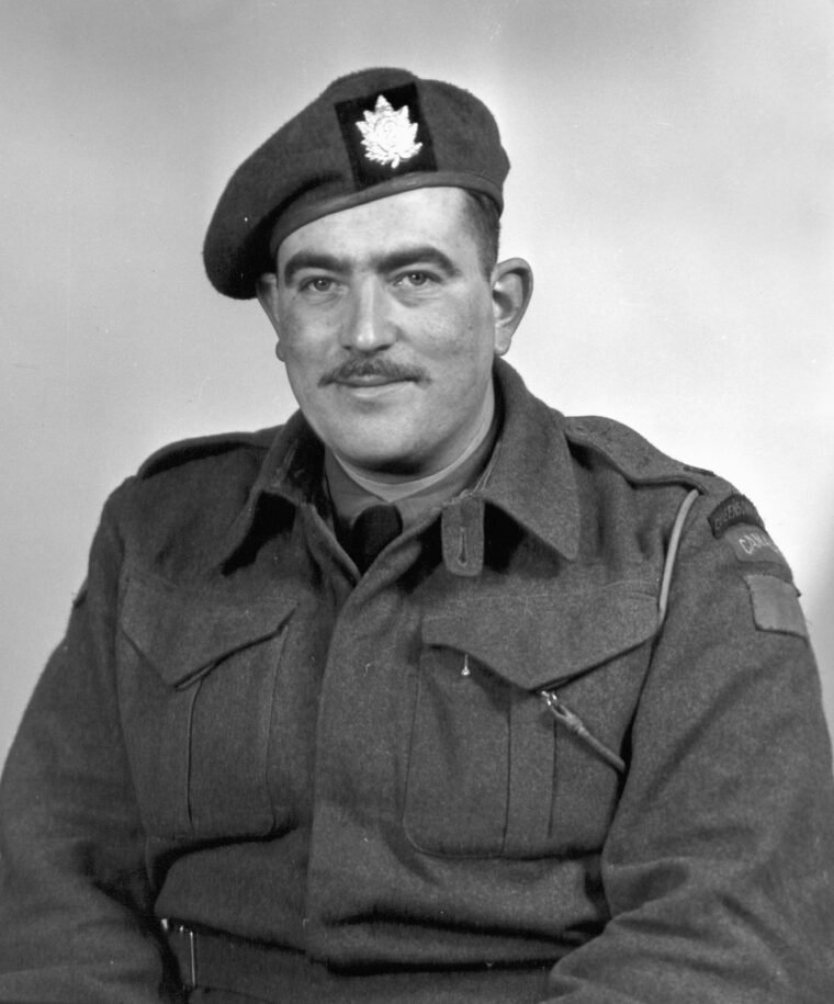 Queen's Own Rifles – Battle Dress Jacket — image 13