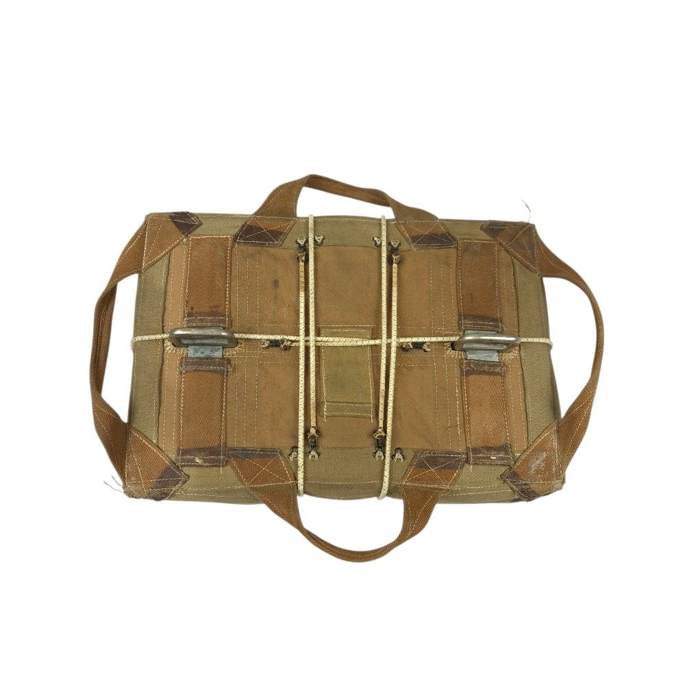 RAF Observer type parachute pack — image 2