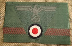 WWII GERMAN EM/NCO'S M43 TRAPEZOID CAP INSIGNIA