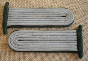 WWII GERMAN DARK GREEN 'T' BOARDS