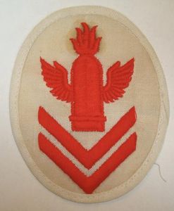 MEDIUM ARTILLERY SHIP GUN CHIEF'S SPECIALTY TRADE BADGE