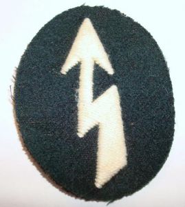 INFANTRY SIGNALS PERSONNEL'S TRADE BADGE