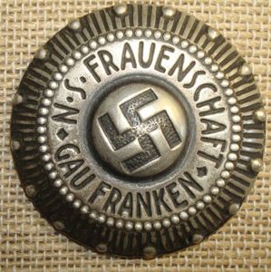 WWII GERMAN NS-FRAUENSCHAFT GAU FRANKEN BROOCH