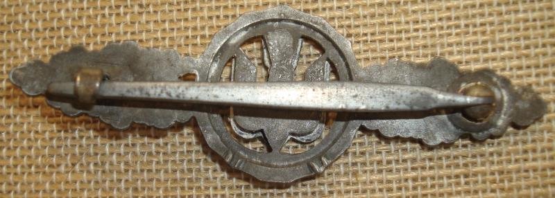 WWII GERMAN HEAVY, MEDIUM & DIVE BOMBERS SQUADRON CLASP, IN SILVER — image 2